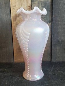 Fenton Champagne Iridescent Opalescent Feather Vase 11