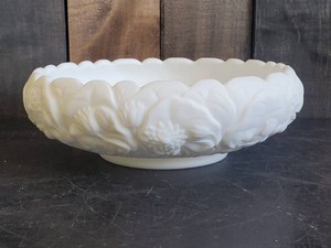 Vintage Fenton White Satin Water lilly Bowl Milk Glass   Gorgeous