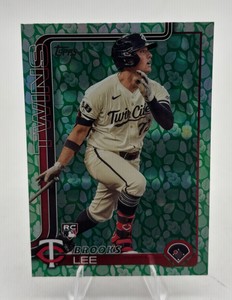 2025 Topps Series 1 Brooks Lee Easter Foil Parallel Rookie Card #317