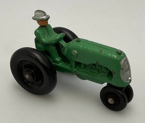 Very Old 1930s-40s Miniature Cast iron Tractor Toy 4