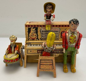 1945 Li'l Abner And His Dogpatch Band Tin Litho Key Wind Toy (Works)