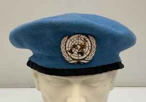 Vintage United Nations Peacekeeping Army Blue Wool Beret Tactics Cap  Badge Size 7