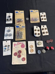 Vintage Buttons & Snap Fasteners Mixed Lot - Dritz, Streamline & Le Chic