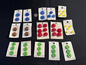 Vintage Sewing Buttons - La Mode, Costumakers & More