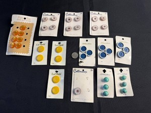 Vintage Sewing Buttons - Costumakers, La Mode & Streamline