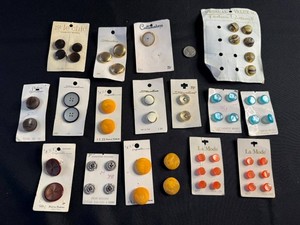 Vintage Sewing Buttons - Assorted Brands & Styles