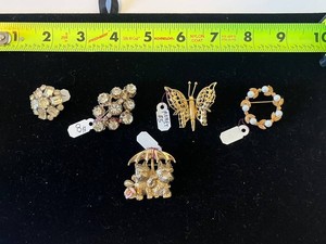 Costume Jewelry Brooches - Vintage Mixed Designs (Lot of 5)