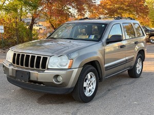 2005 JEEP GRAND CHEROKEE LAREDO 176k Miles  2 Owners  4X4  No Accidents Reported (NO RESERVE)
