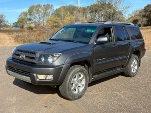 2005 TOYOTA 4RUNNER SR5  2 OWNER  110K MILES  (NO RESERVE)