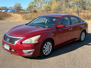 2014 Nissan Altima  2.5 S  (NO RESERVE)