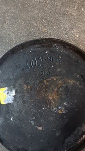 2 Wagner Ware cast iron skillet