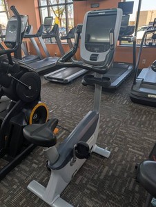 Precor UBK 885835815 Commercial Upright Exercise Bike