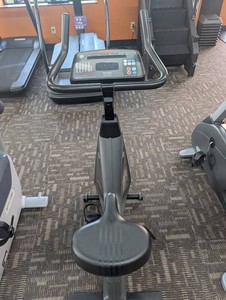 Life Fitness Self-Powered Upright Exercise Bike