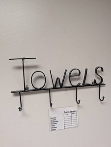 Wall-Mounted Towels Rack With 3 Hooks