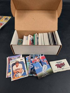 Baseball Cards & Minnesota Twins Dial Soap Mixed Lot
