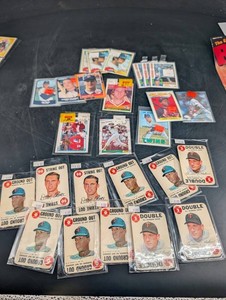 Vintage Baseball Cards & Baseball Game Card Mixed Lot