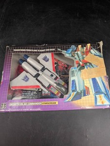 Transformers Decepticon Air Commander Starscream Action Figure