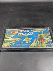 Vintage Star Wars Figure Case With 12 Figures