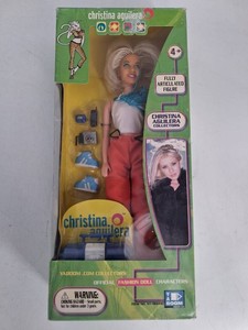 Vintage Christina Aguilera Fashion Doll ST-96000 Fully Articulated