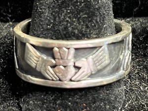 Sterling Silver Ring - 925 Hands & Hearts Design Size 9