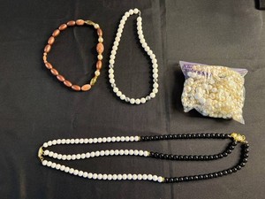 Costume Jewelry Mixed Lot - Beaded Necklaces & Loose Beads
