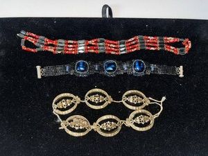 Costume Jewelry - Beaded Necklaces & Bracelets Mixed Lot of 5