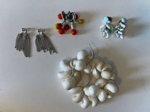 Costume Jewelry - 4-Piece Mixed Lot Shell Beads, Mesh & Novelty