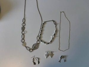 Costume Jewelry Mixed Lot - Necklaces, Bracelet & Earrings (Lot of 6)