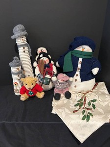 LLS - Christmas Decor Mixed Lot - Snowmen, Teddy Bear & Runner