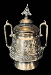 O - Vintage Homan Silver Plated Covered Sugar Bowl