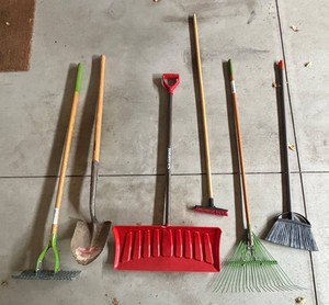 G - Shovels, Rakes & Brooms