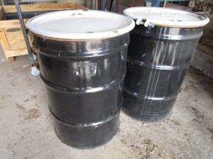 Metal Barrels wScrew Tightening Lids