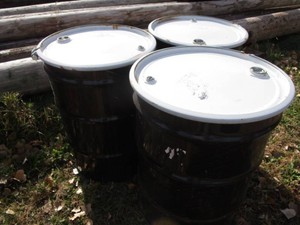 Metal Barrels wScrew Tightening Lids