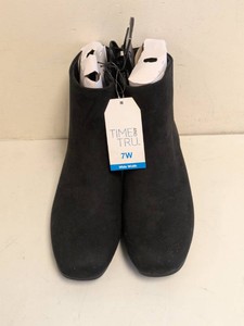 NEW TRUE AND TIME WOMENS BOOTS SIZE 7 BLACK