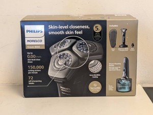 NEW PHILIPS NORELCO SHAVER 8000