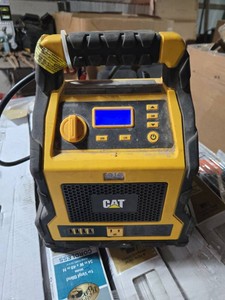 CAT CJ1000DCP Jump Starter Power Station - Powers On