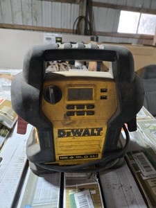 DeWalt 1400 Peak Amp Portable Power StationCordless Jump Starter - Powers On