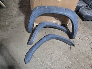 Fender flares - used with light damage on the ends