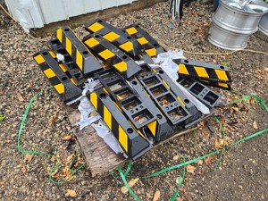 Lot of 6 Rubber Parking Curb Stops  - 6x21