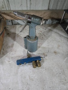 Chicago Pneumatic Air Rivet Gun and Pneumatic Connector