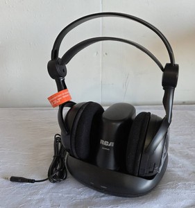 RCA Wireless Headphones - MHZ Digital 900.  Previously owned in original box.