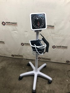 87136 - Welch Allyn 7670-01S Tycos Mobile Aneroid Sphygmomanometer