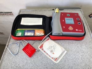 81198 - Laerdal AED Trainer 2