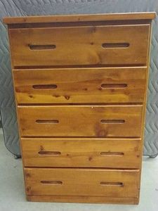 YOUNG PIONEER VARNISHED 5 DRAWER CHEST