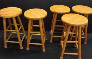 5 SOLID WOOD SWIVEL BAR STOOLS