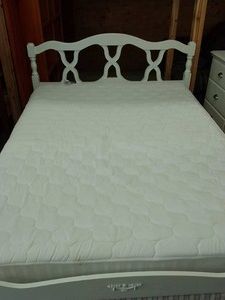FULL  QUEEN WHITE BED
