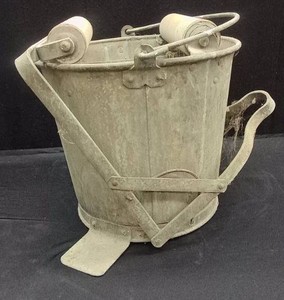 VINTAGE GALVANIZED STEEL MOP BUCKET WITH HANDLE