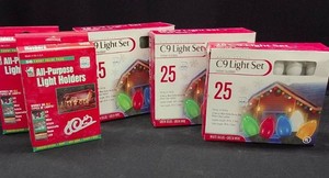 BRAND NEW GREEN AND WHITE CHRISTMAS LIGHTS  LIGHT HOLDERS