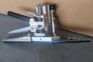 Puller Prima Hand-operated dent puller used primarily in professional automotive collision repair. Appears New in box