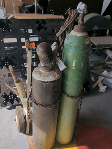 (2) Cylinder tanks on cart